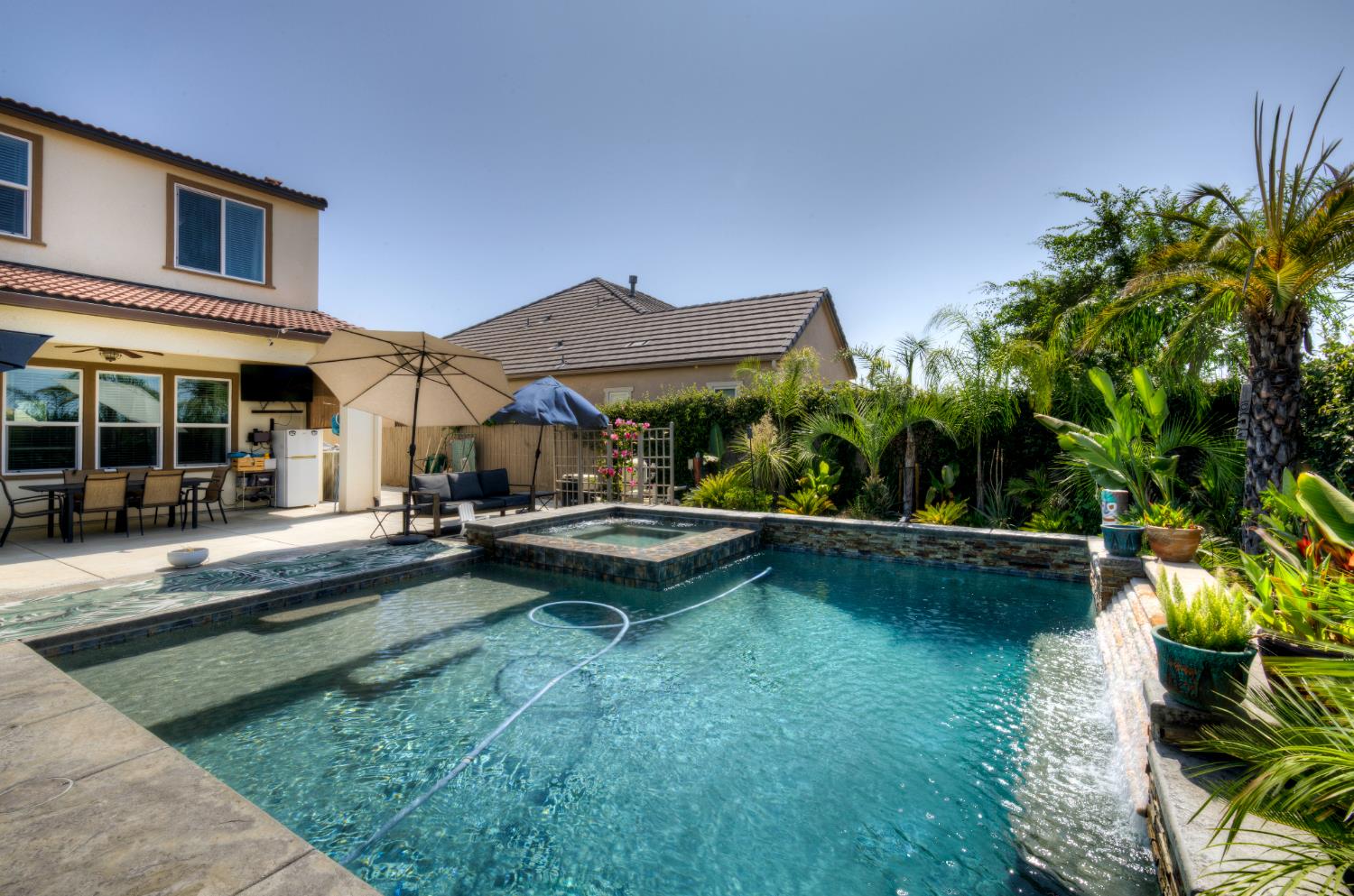 3211 Salem Ave, Clovis, CA 93619