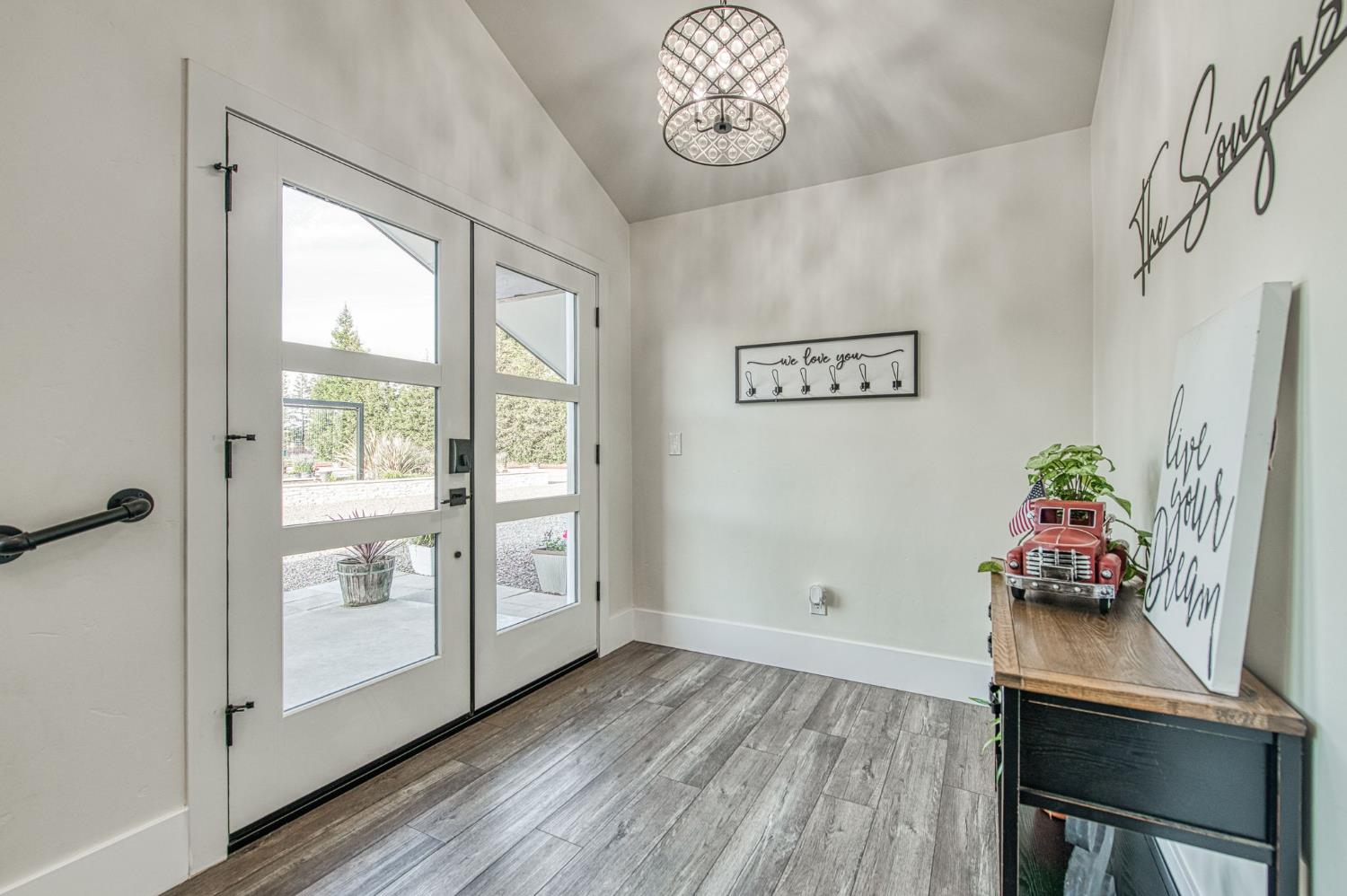 11735 E Santa Ana Ave, Clovis, CA 93619