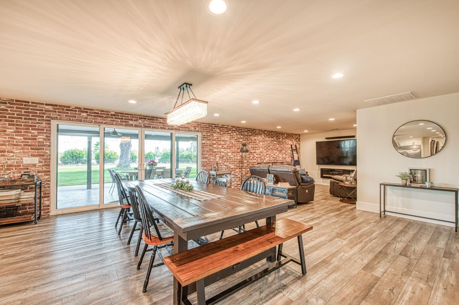 11735 E Santa Ana Ave, Clovis, CA 93619