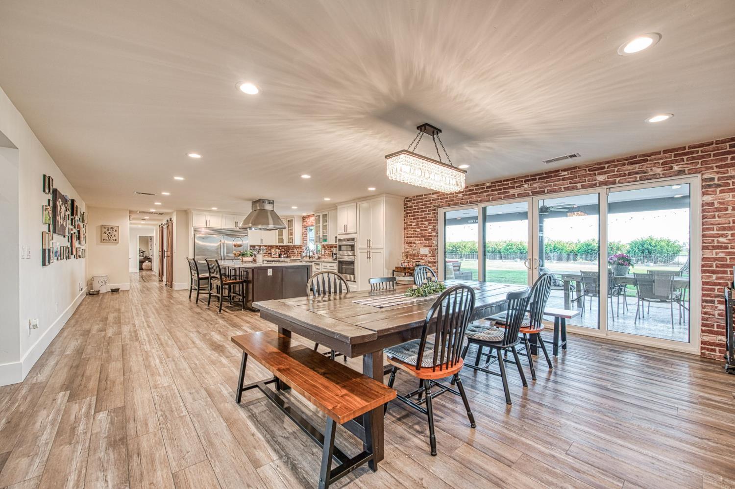 11735 E Santa Ana Ave, Clovis, CA 93619