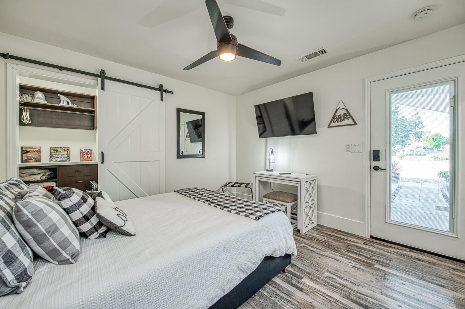 11735 E Santa Ana Ave, Clovis, CA 93619