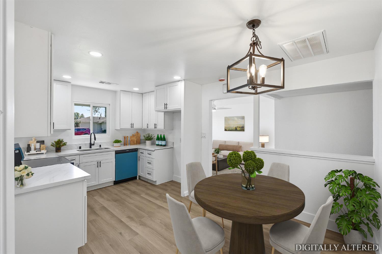 821 W Fairmont Ave, Clovis, CA 93612