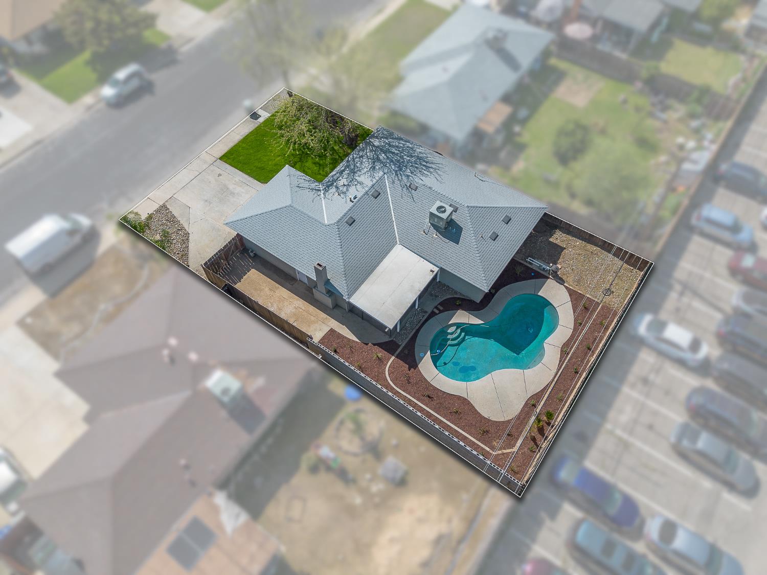 821 W Fairmont Ave, Clovis, CA 93612