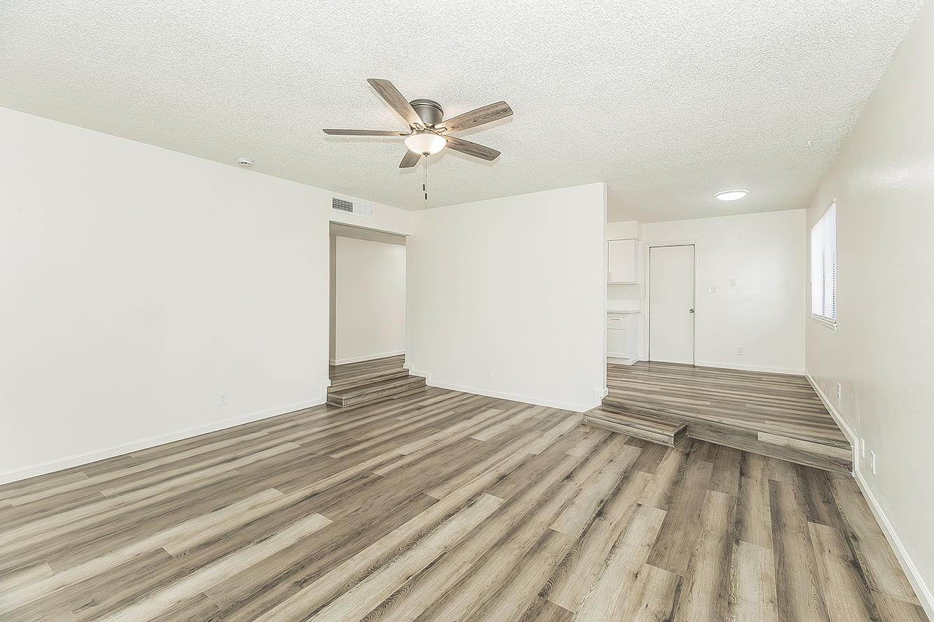 916 W Holland Ave, Clovis, CA 93612