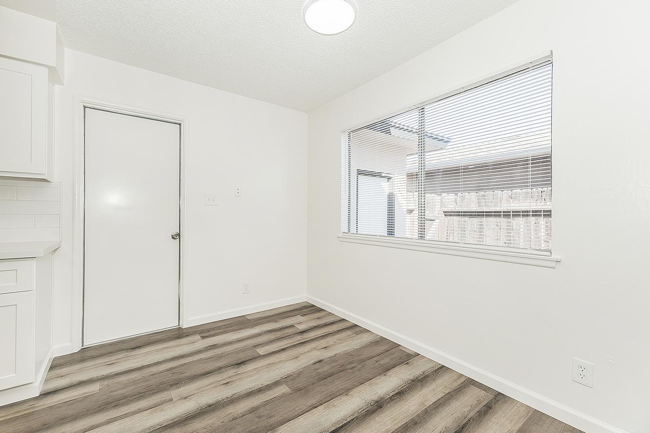 916 W Holland Ave, Clovis, CA 93612