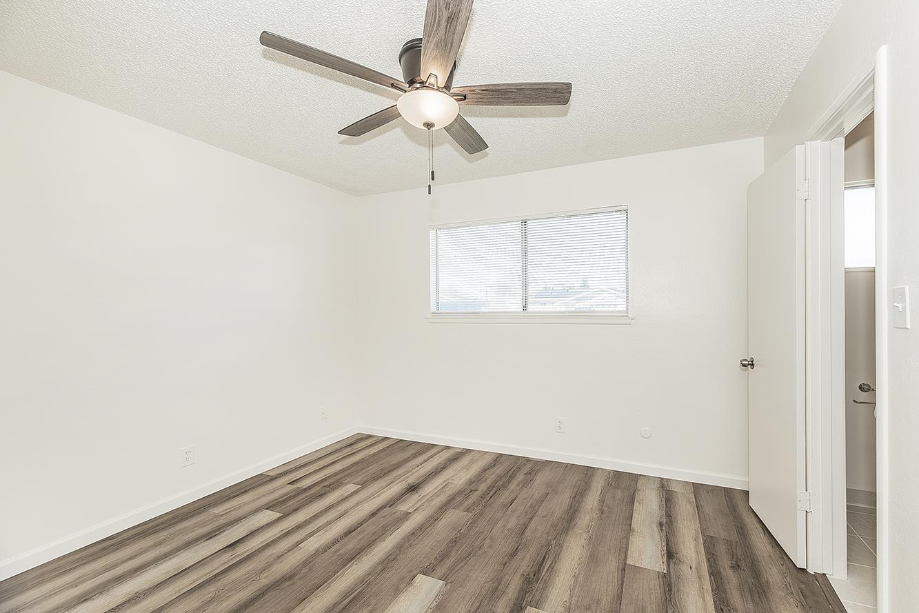 916 W Holland Ave, Clovis, CA 93612