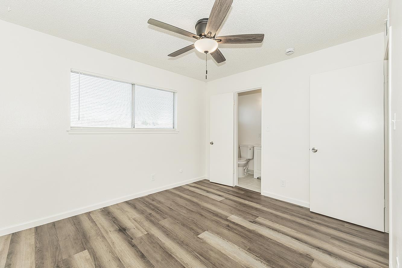 916 W Holland Ave, Clovis, CA 93612