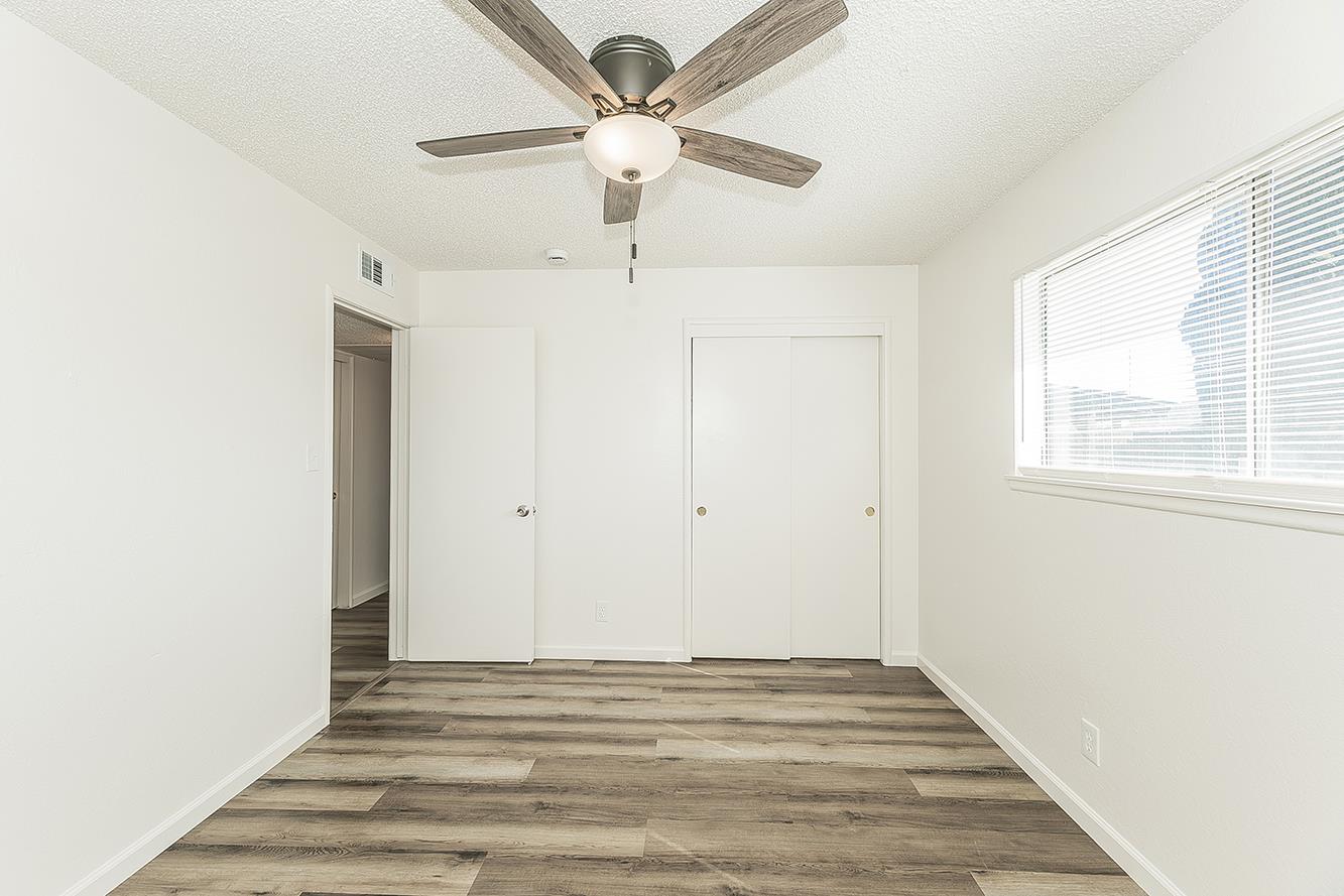 916 W Holland Ave, Clovis, CA 93612