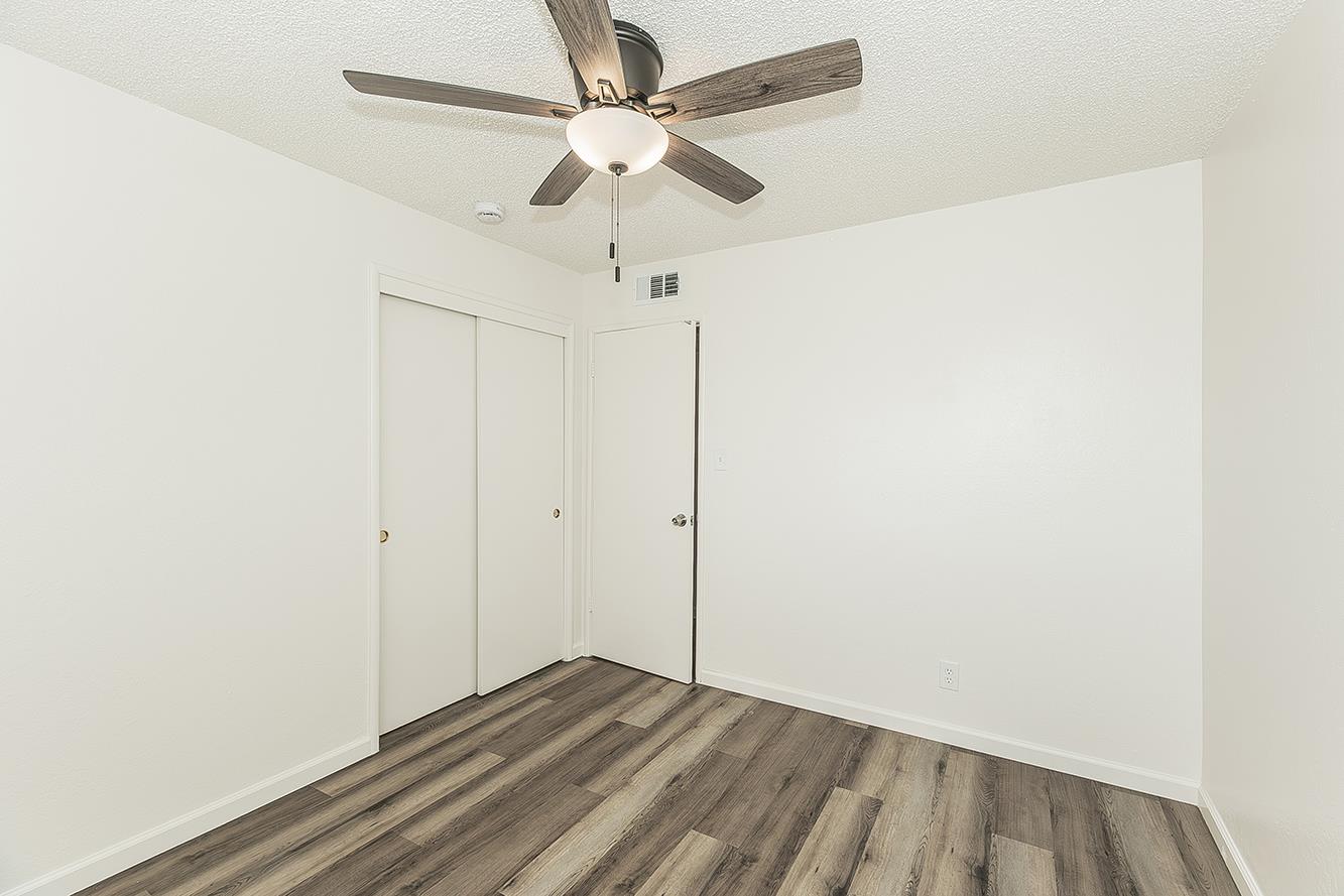 916 W Holland Ave, Clovis, CA 93612