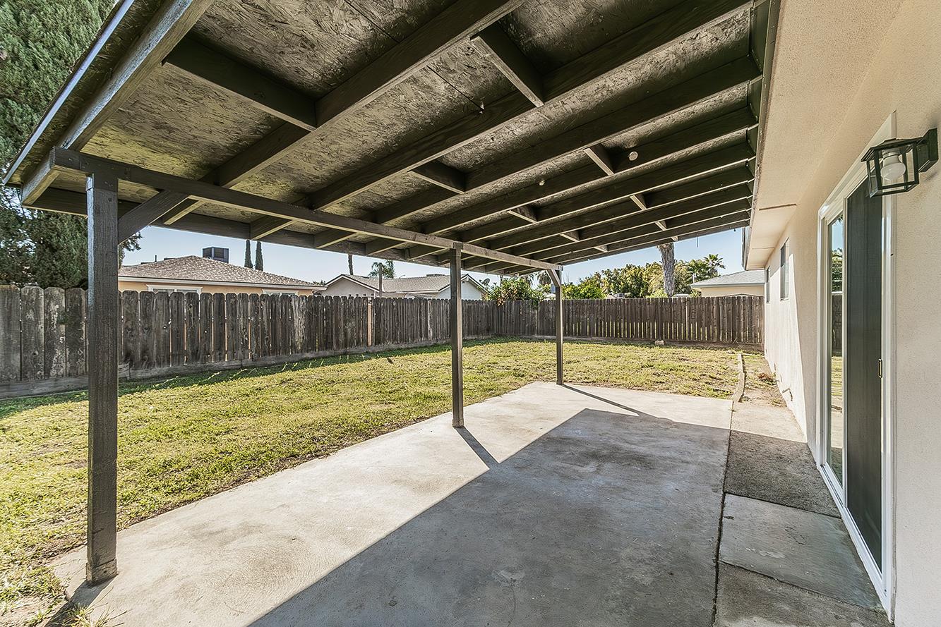 916 W Holland Ave, Clovis, CA 93612