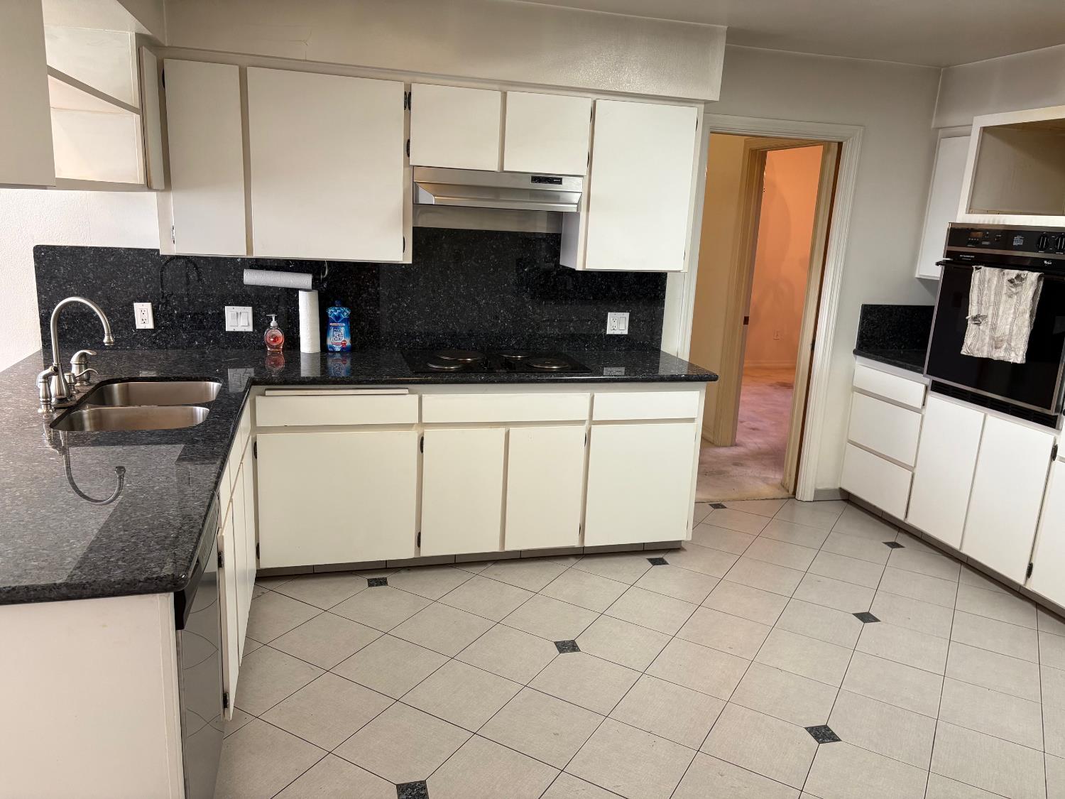 570 Timmy Ave, Clovis, CA 93612