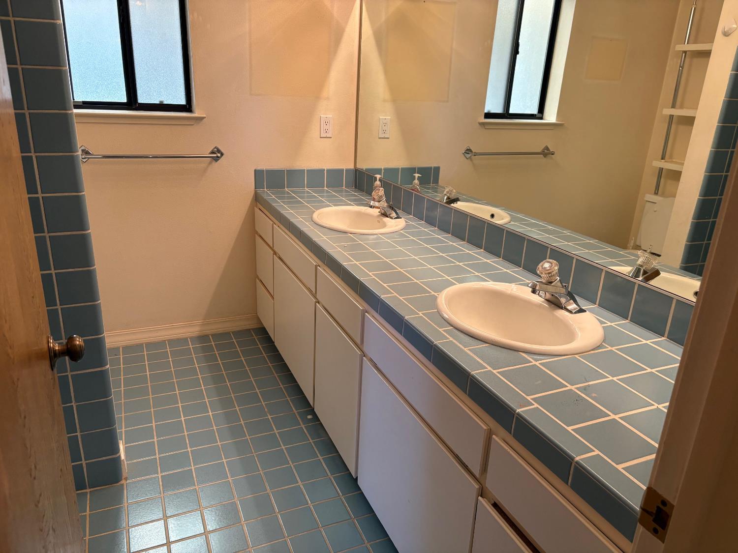 570 Timmy Ave, Clovis, CA 93612