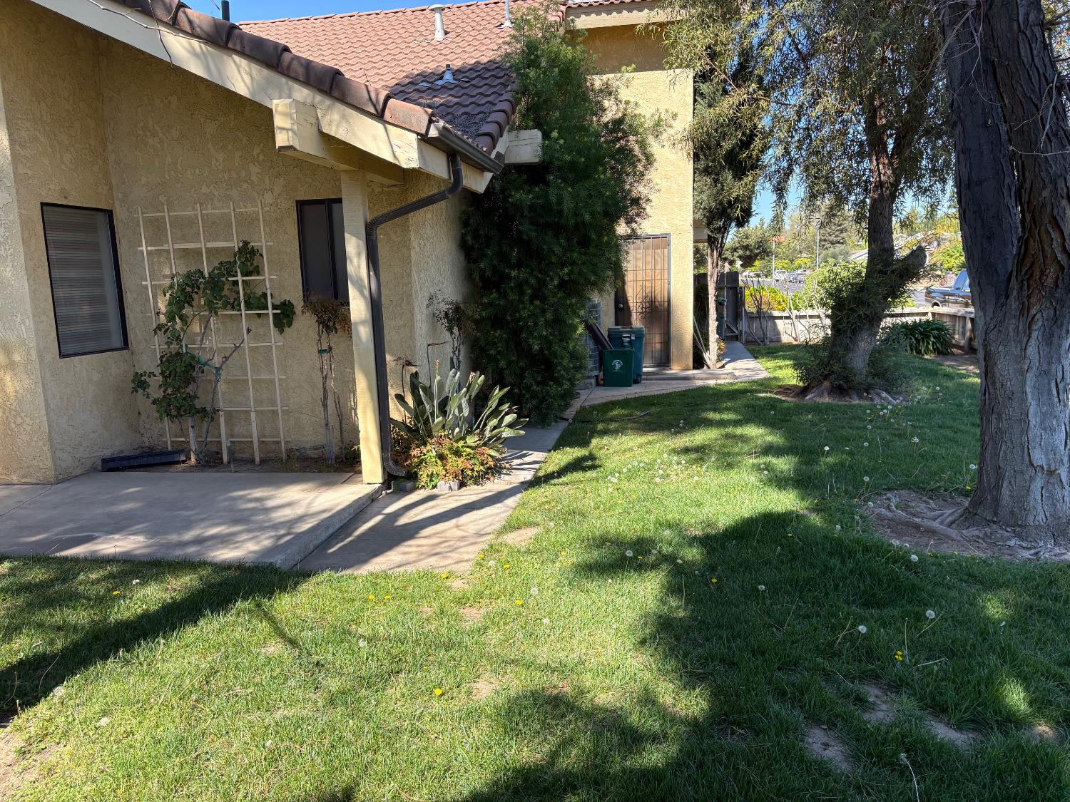 570 Timmy Ave, Clovis, CA 93612