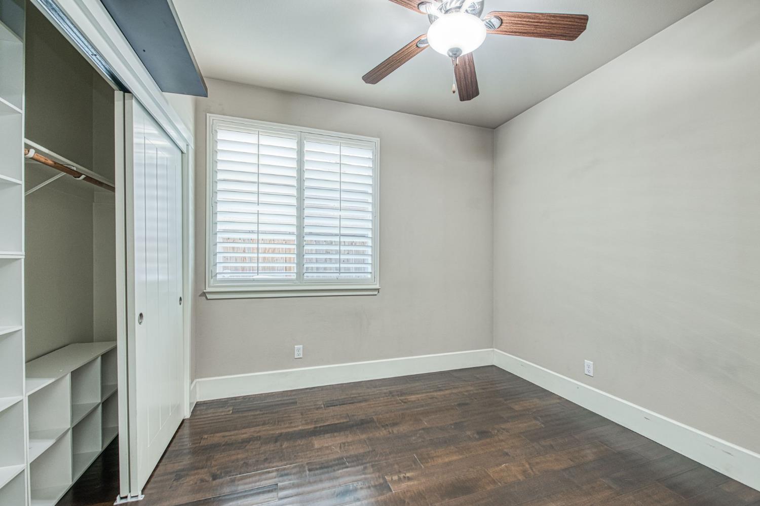 1742 N Broadbent Ln, Clovis, CA 93619