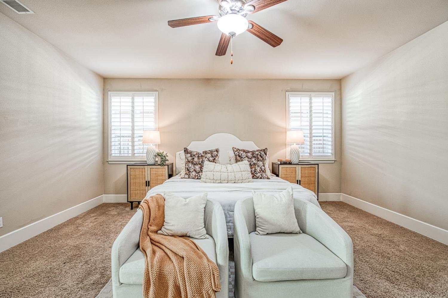 1742 N Broadbent Ln, Clovis, CA 93619