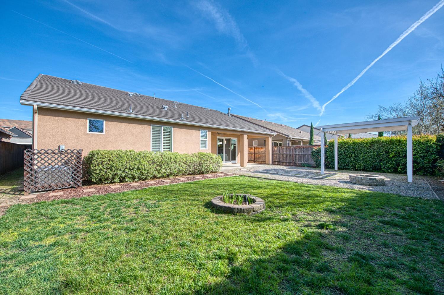 1742 N Broadbent Ln, Clovis, CA 93619