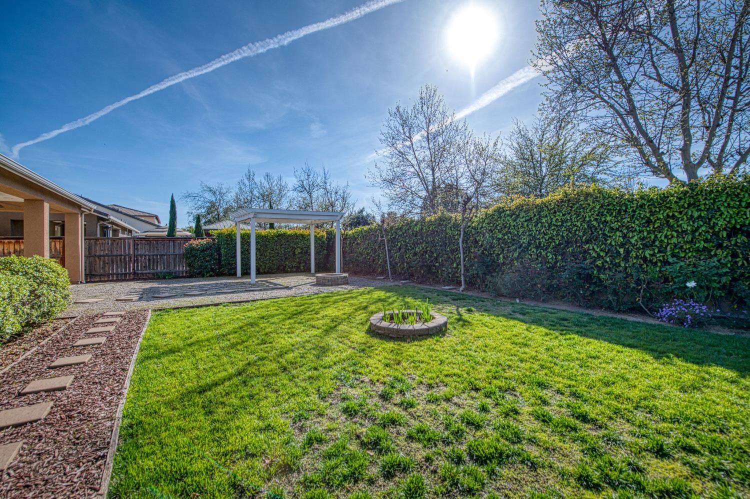 1742 N Broadbent Ln, Clovis, CA 93619