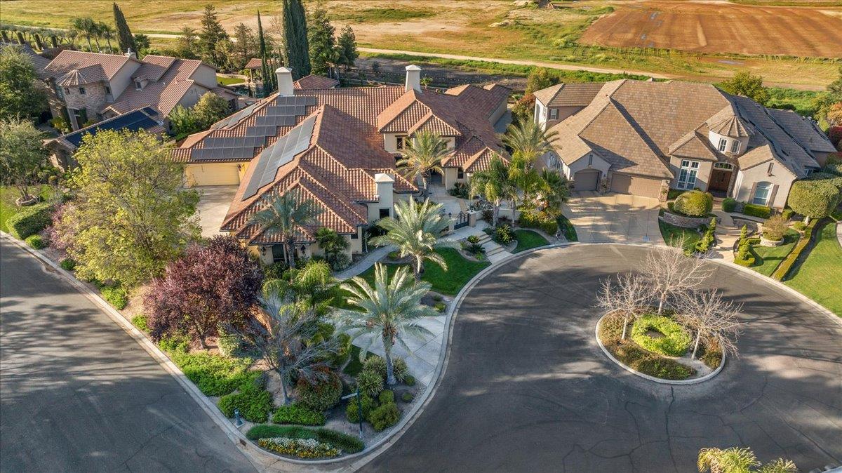 12392 N Via Tuscania Ave, Clovis, CA 93619