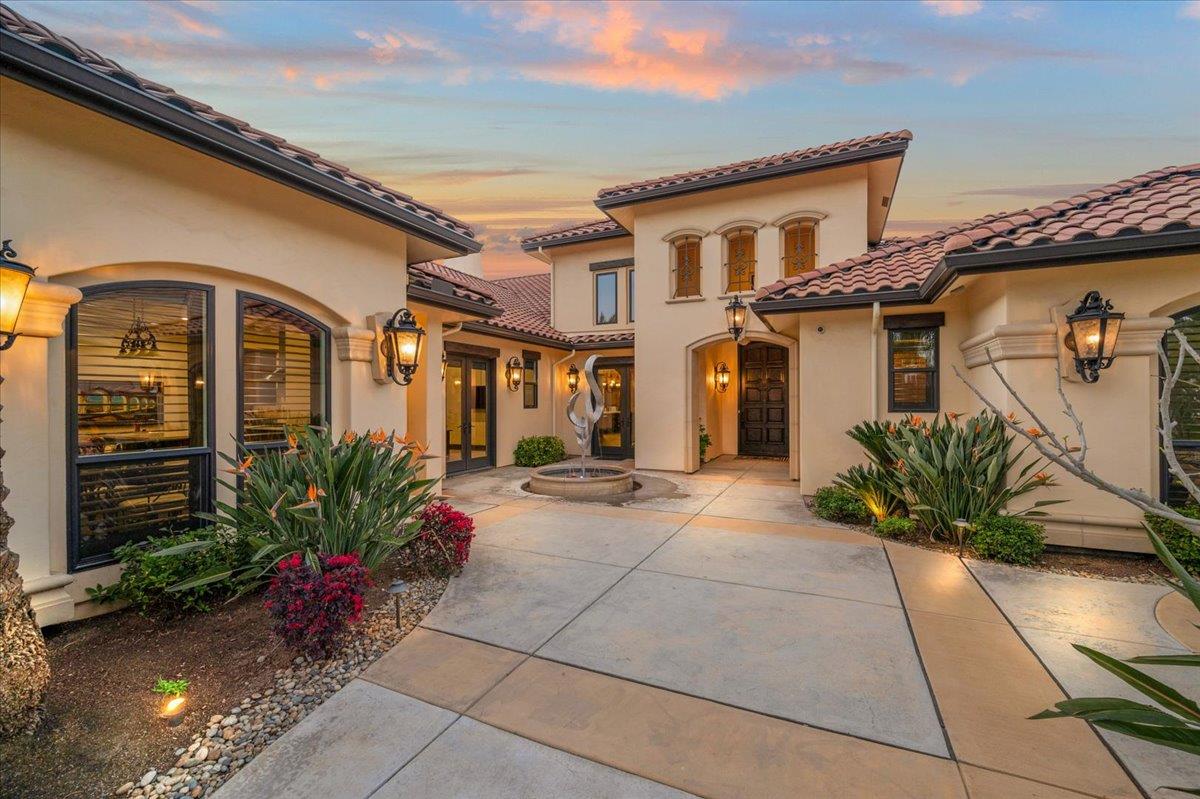 12392 N Via Tuscania Ave, Clovis, CA 93619