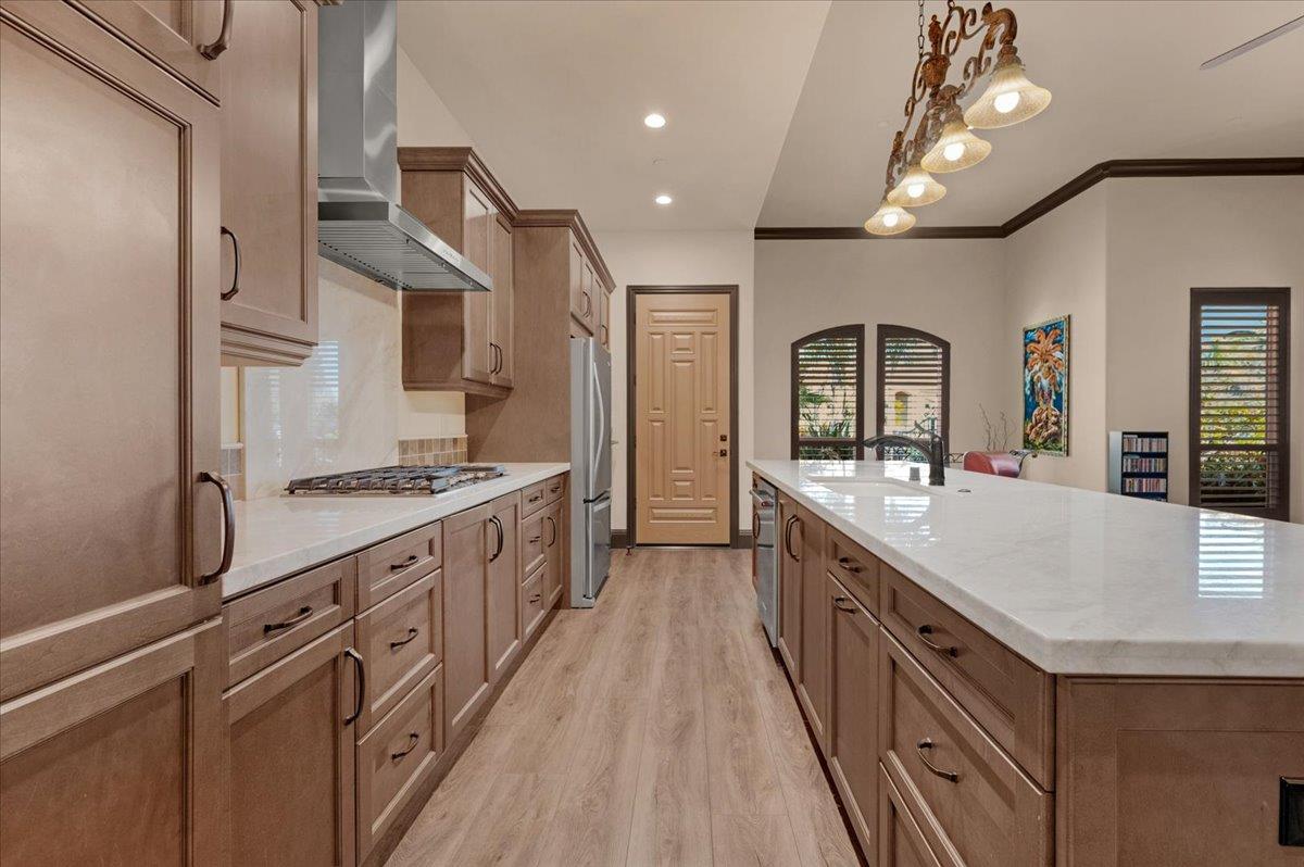 12392 N Via Tuscania Ave, Clovis, CA 93619