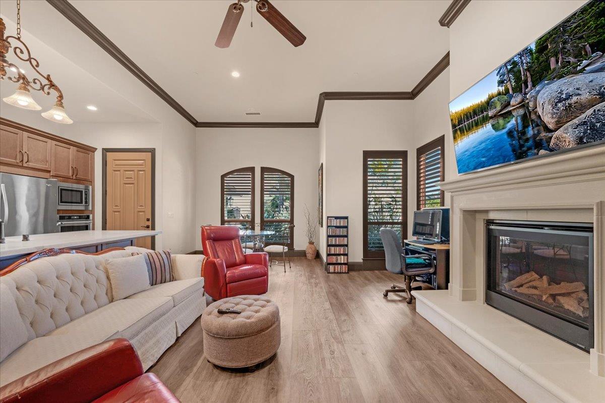 12392 N Via Tuscania Ave, Clovis, CA 93619