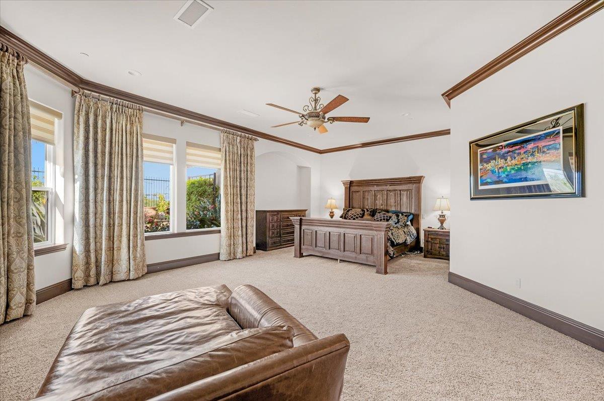 12392 N Via Tuscania Ave, Clovis, CA 93619