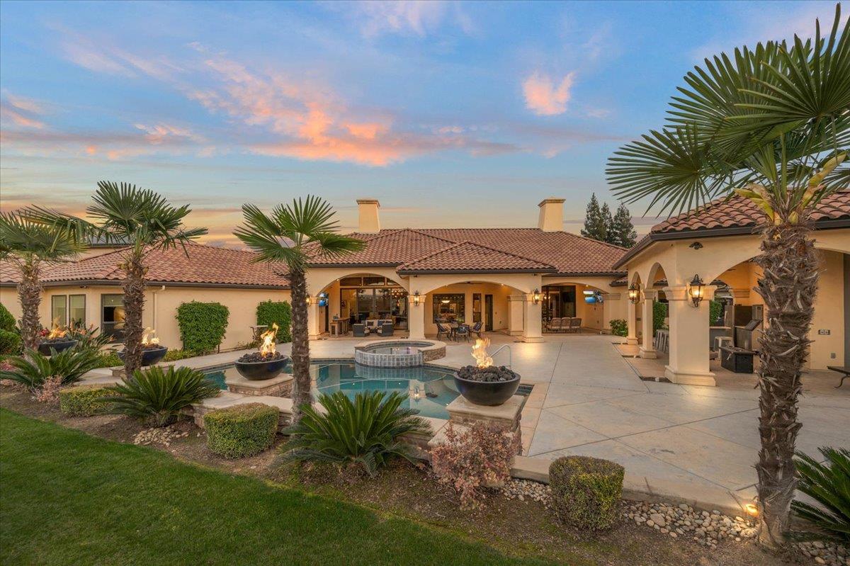 12392 N Via Tuscania Ave, Clovis, CA 93619