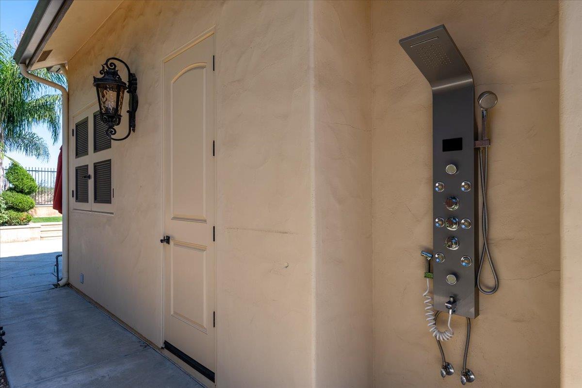 12392 N Via Tuscania Ave, Clovis, CA 93619