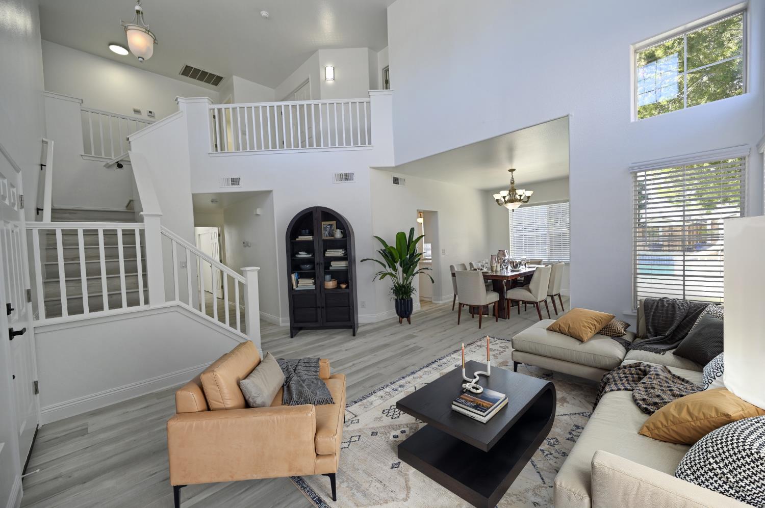 878 N Ash Ave, Clovis, CA 93611