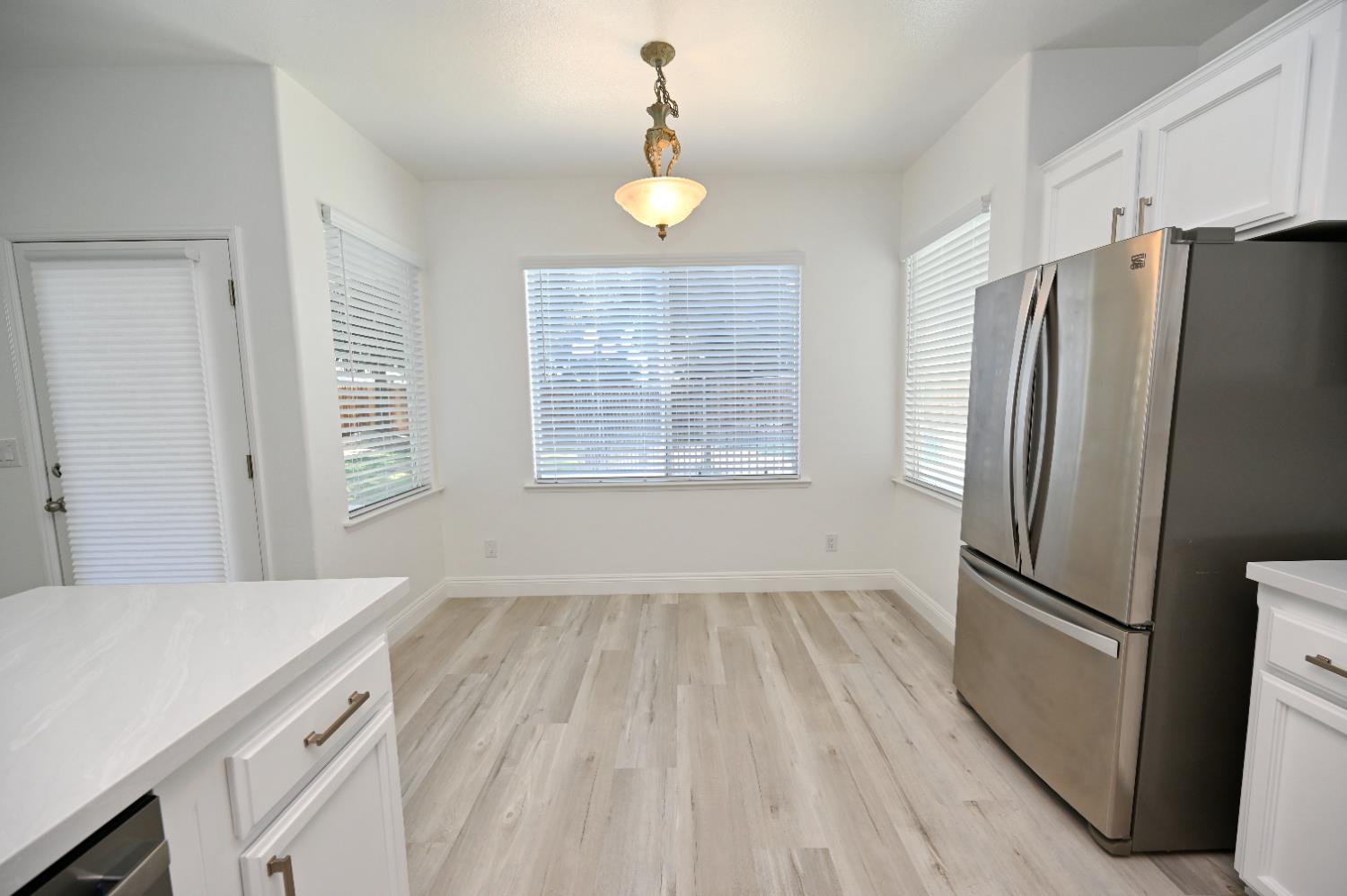 878 N Ash Ave, Clovis, CA 93611