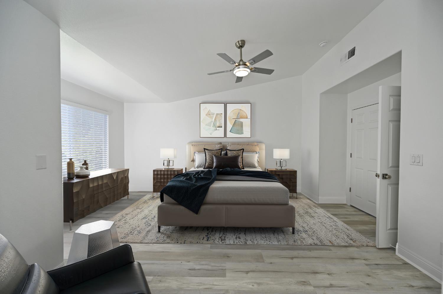 878 N Ash Ave, Clovis, CA 93611