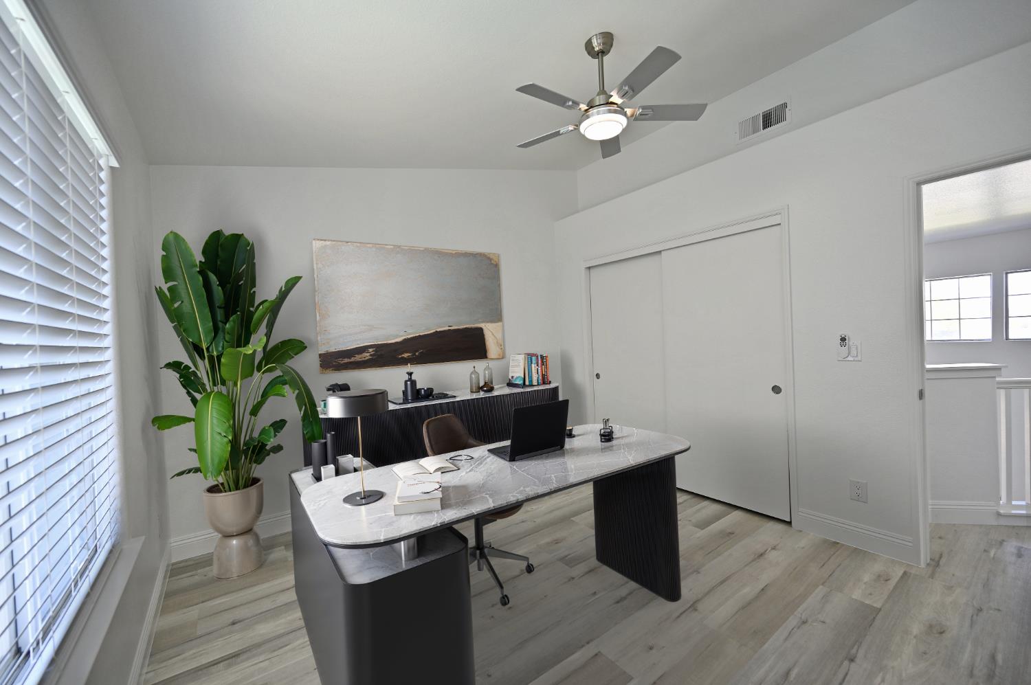 878 N Ash Ave, Clovis, CA 93611