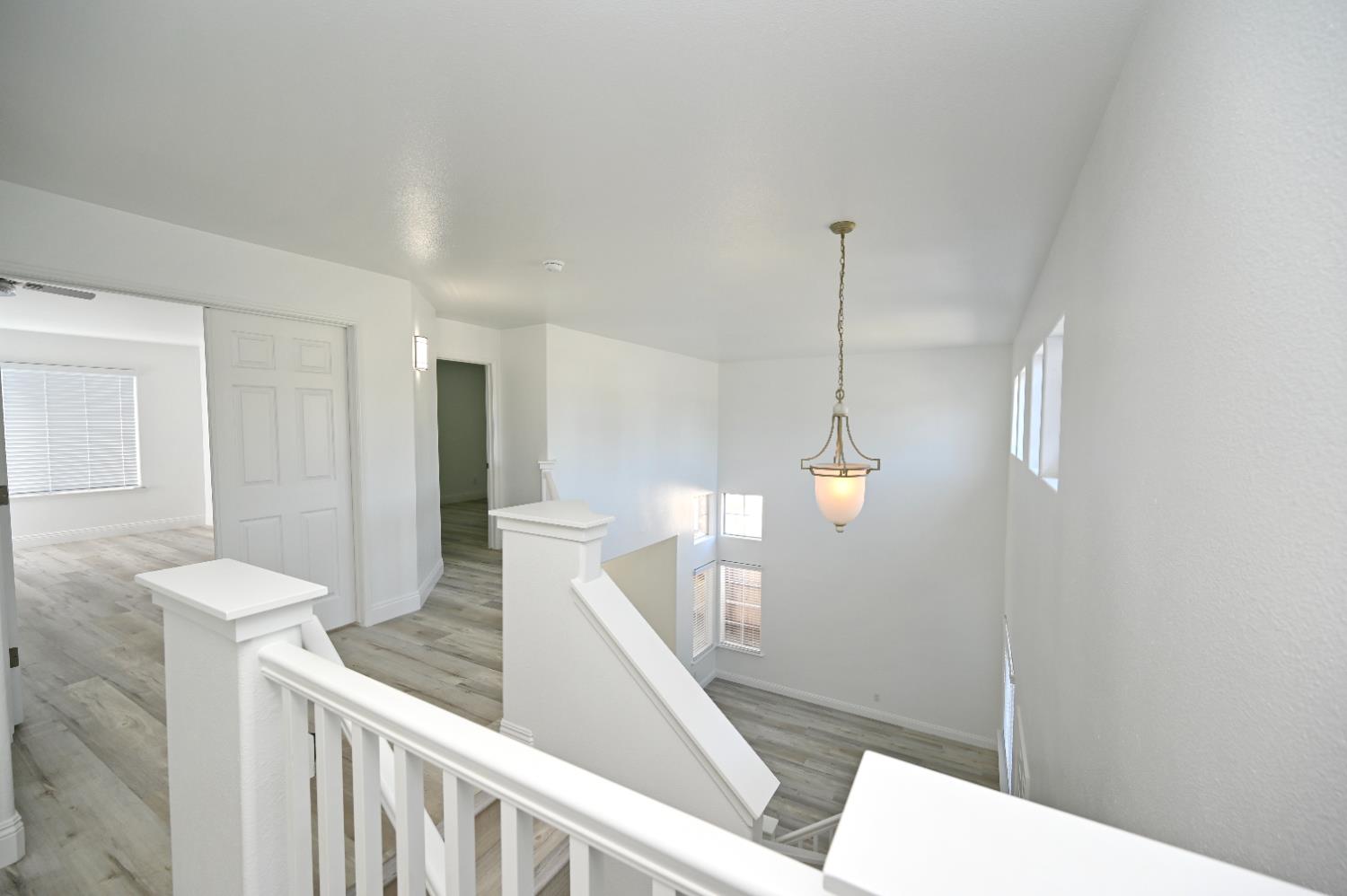 878 N Ash Ave, Clovis, CA 93611