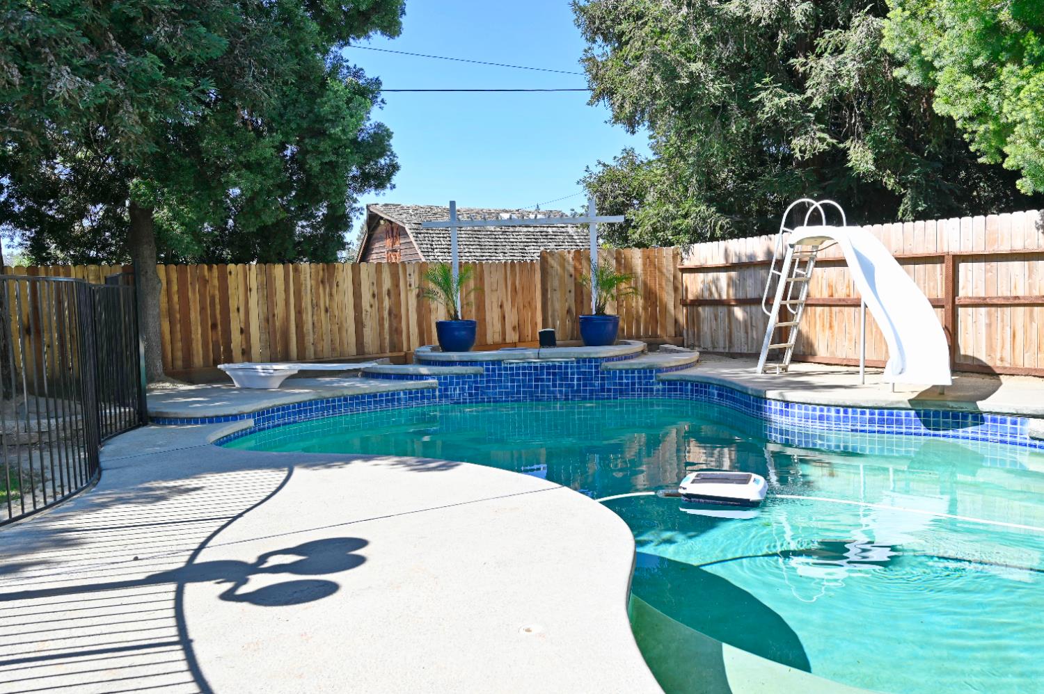 878 N Ash Ave, Clovis, CA 93611
