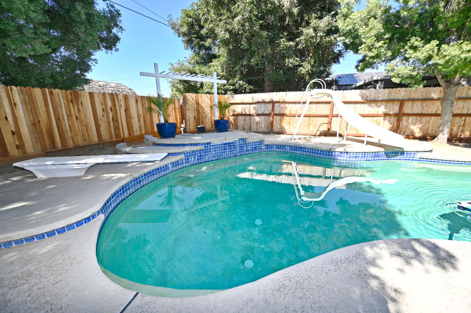 878 N Ash Ave, Clovis, CA 93611