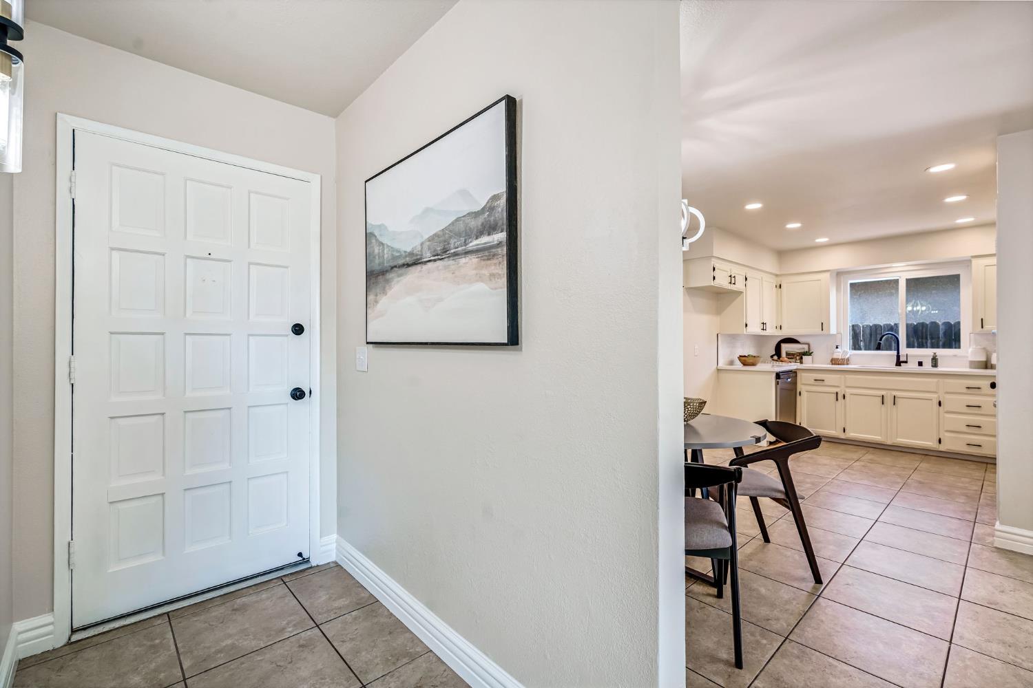 384 W Indianapolis, Clovis, CA 93612