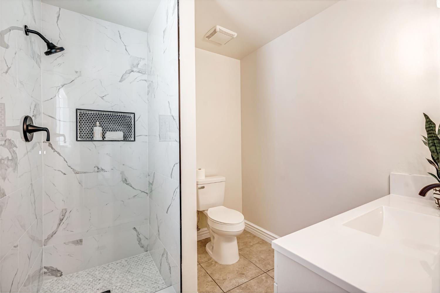 384 W Indianapolis, Clovis, CA 93612