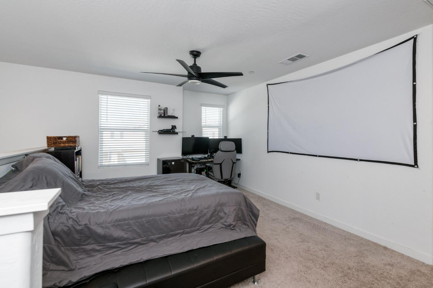 6137 W Richert Ave, Fresno, CA 93723