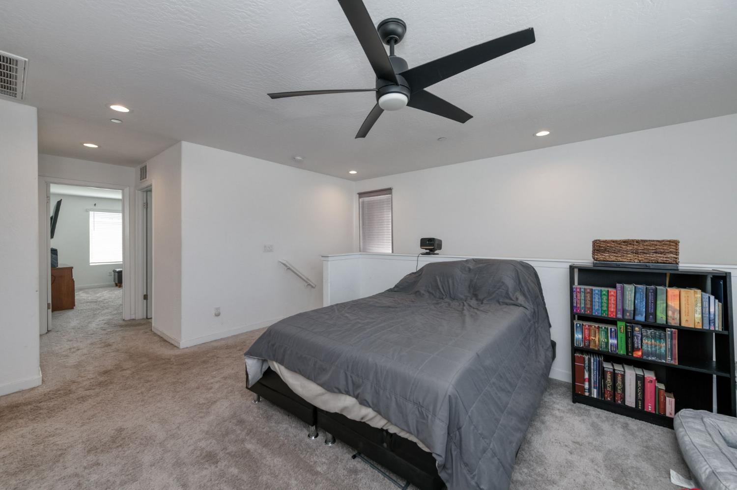 6137 W Richert Ave, Fresno, CA 93723