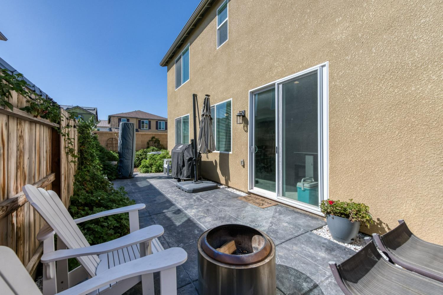 6137 W Richert Ave, Fresno, CA 93723