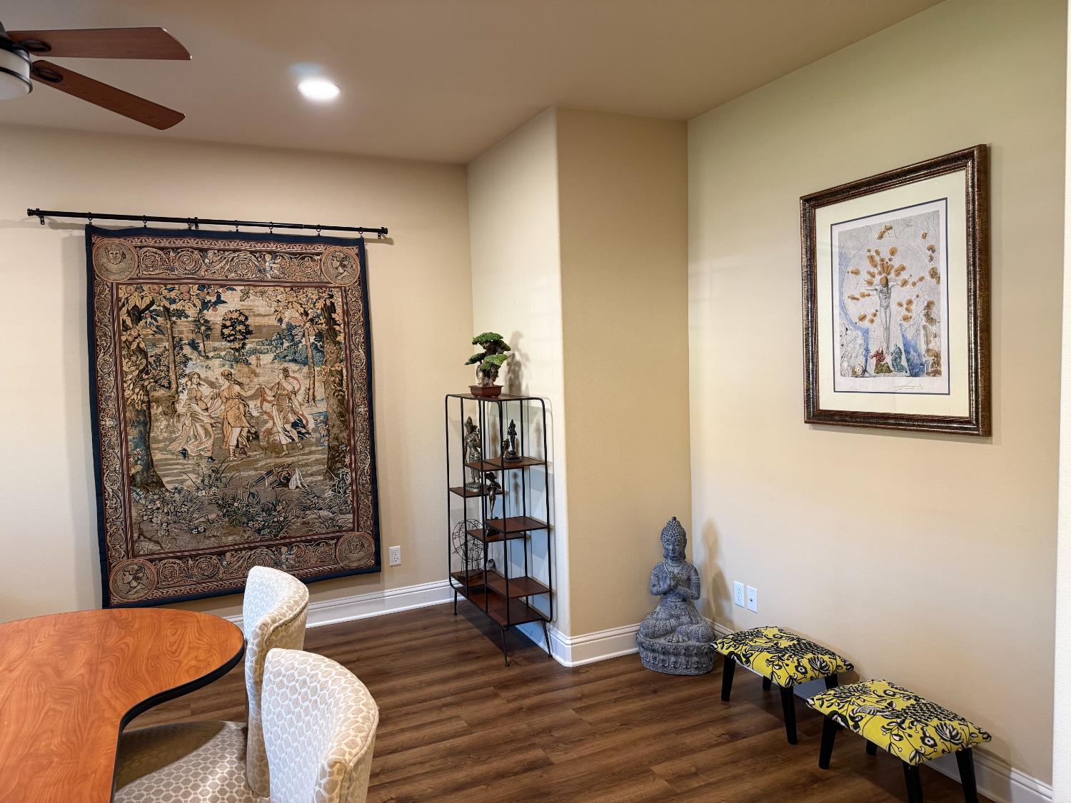 2670 Muncie Ave, Clovis, CA 93619