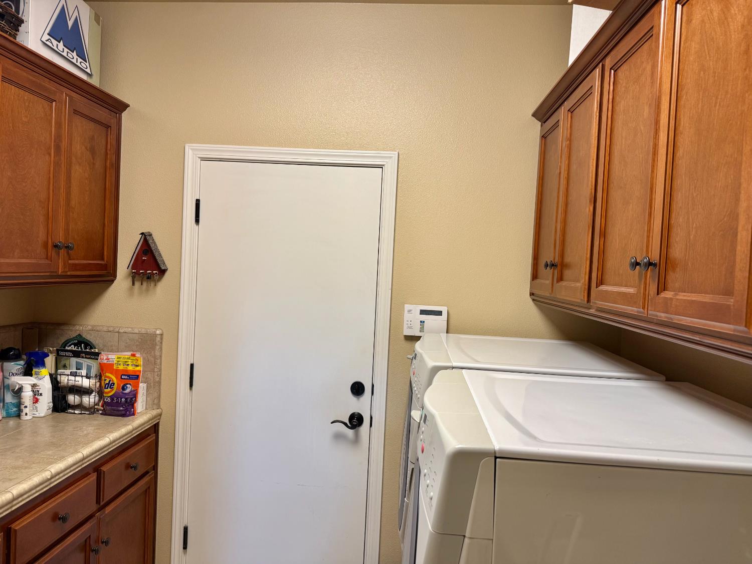 2670 Muncie Ave, Clovis, CA 93619