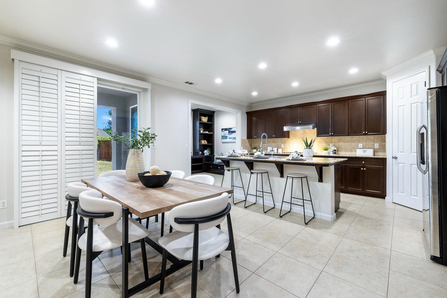 1945 N Emil Ave, Clovis, CA 93619