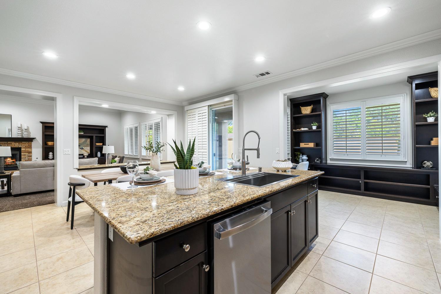 1945 N Emil Ave, Clovis, CA 93619