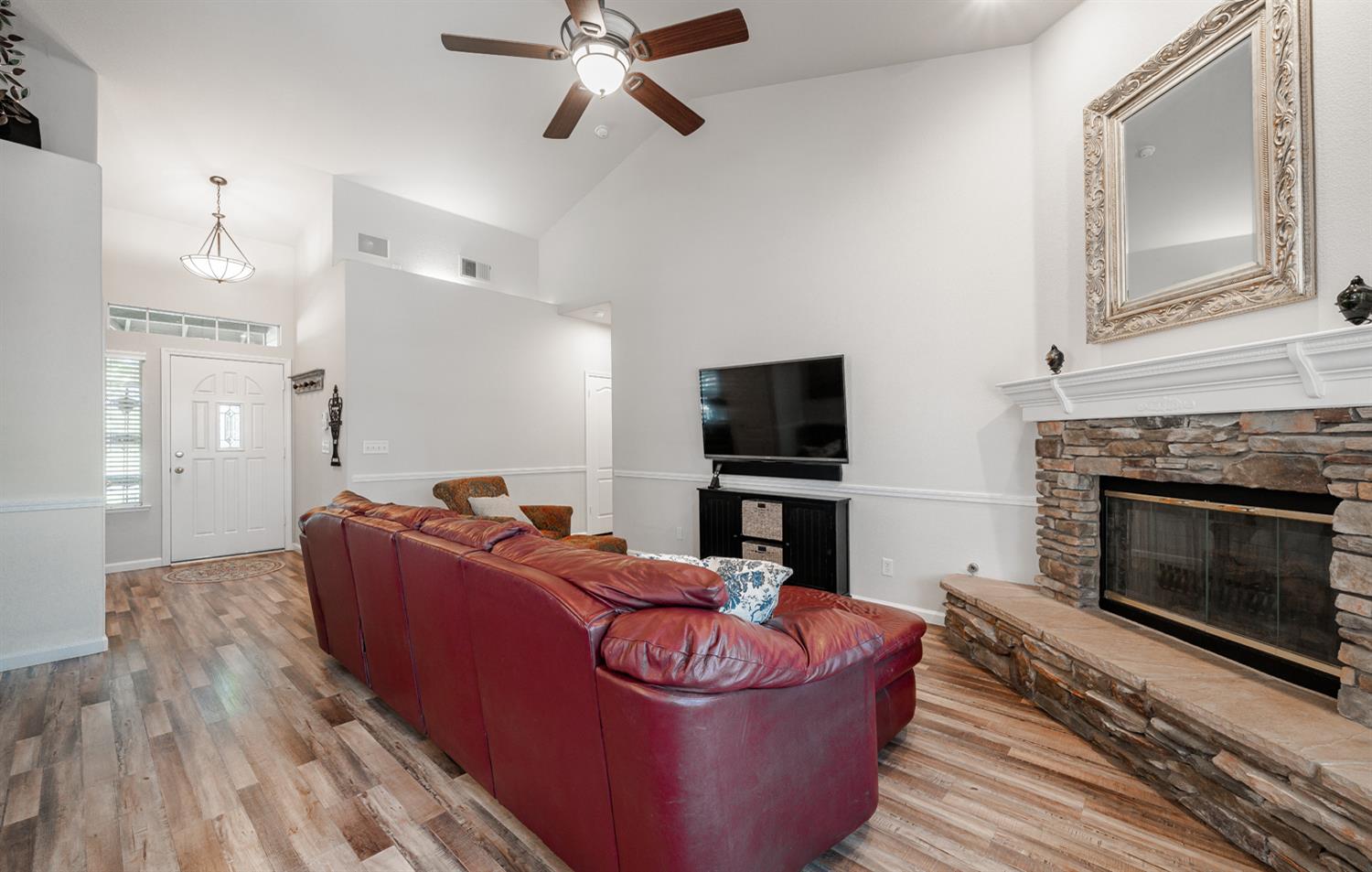 1774 N Homsy Ave, Clovis, CA 93619