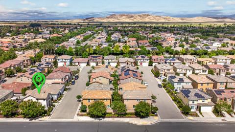 1502 N Reunion Way, Clovis, CA 93619