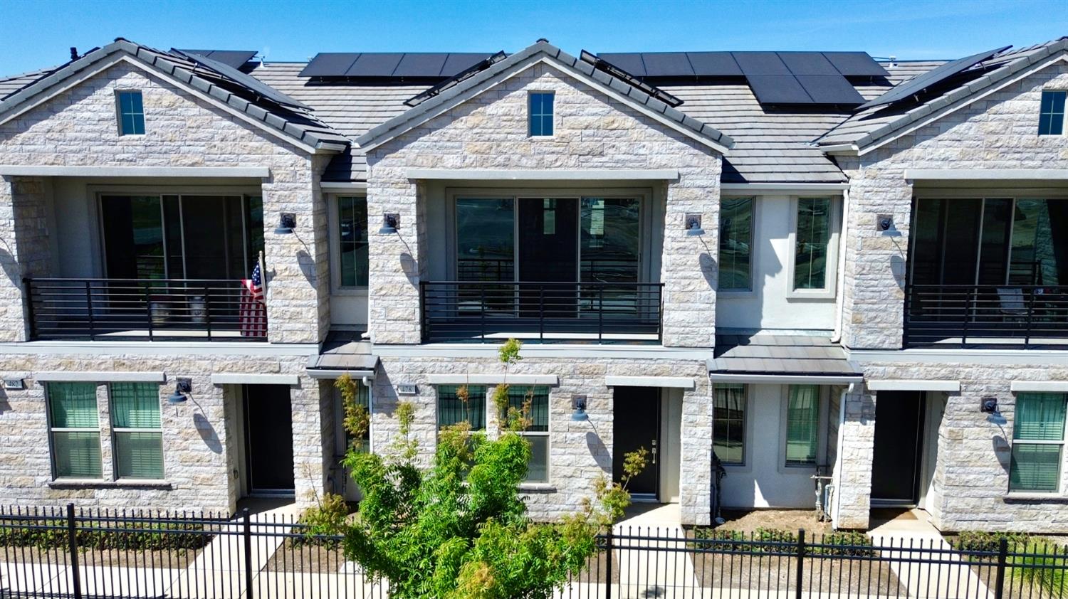 478 Mahogany Ln, Clovis, CA 93611