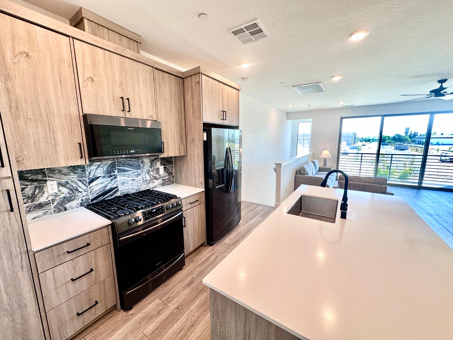 478 Mahogany Ln, Clovis, CA 93611