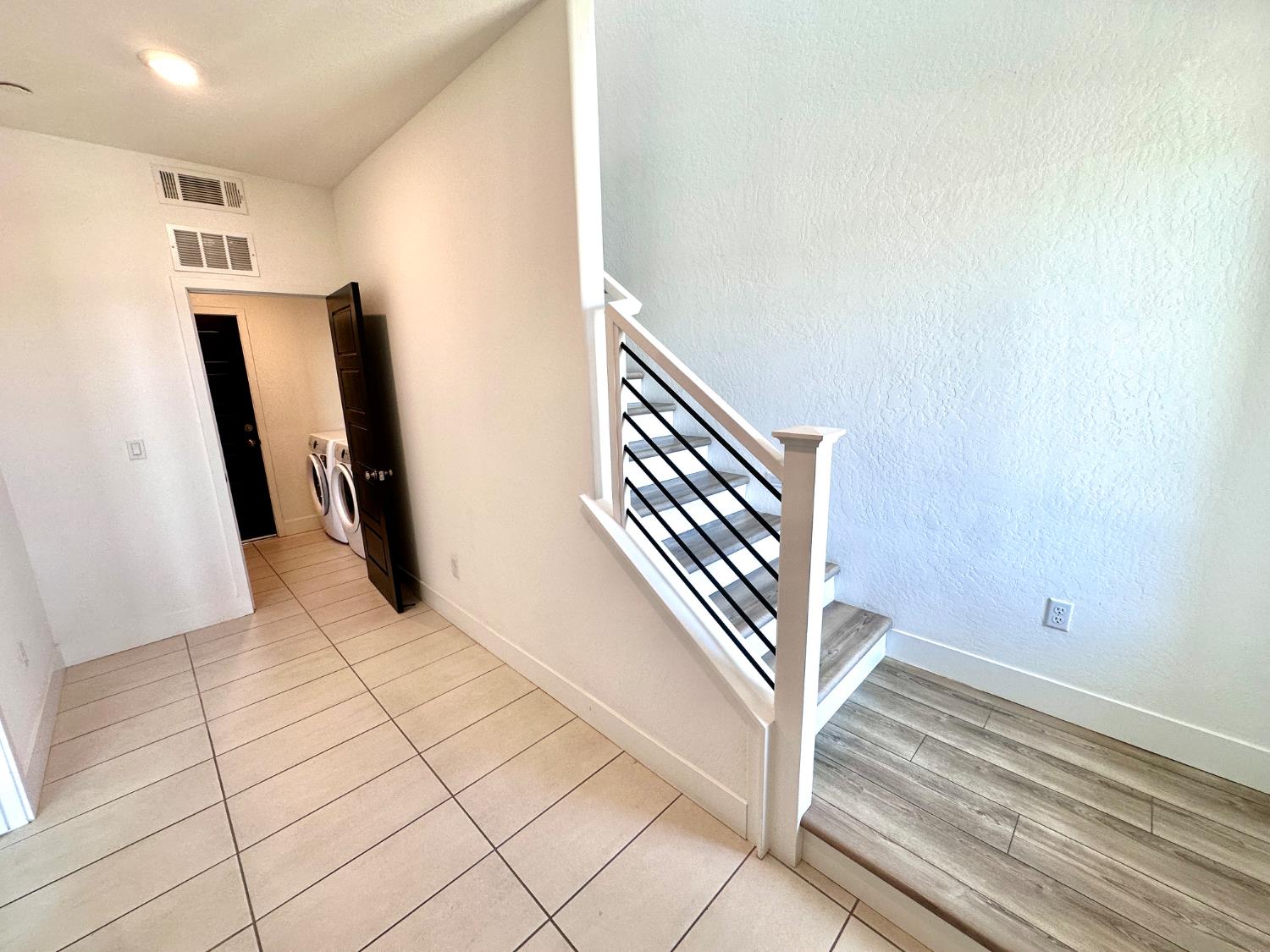 478 Mahogany Ln, Clovis, CA 93611