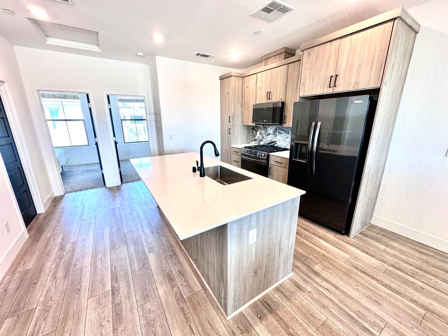 478 Mahogany Ln, Clovis, CA 93611